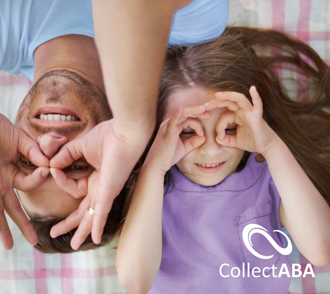 Crianças neuroatípicas brincando juntas.