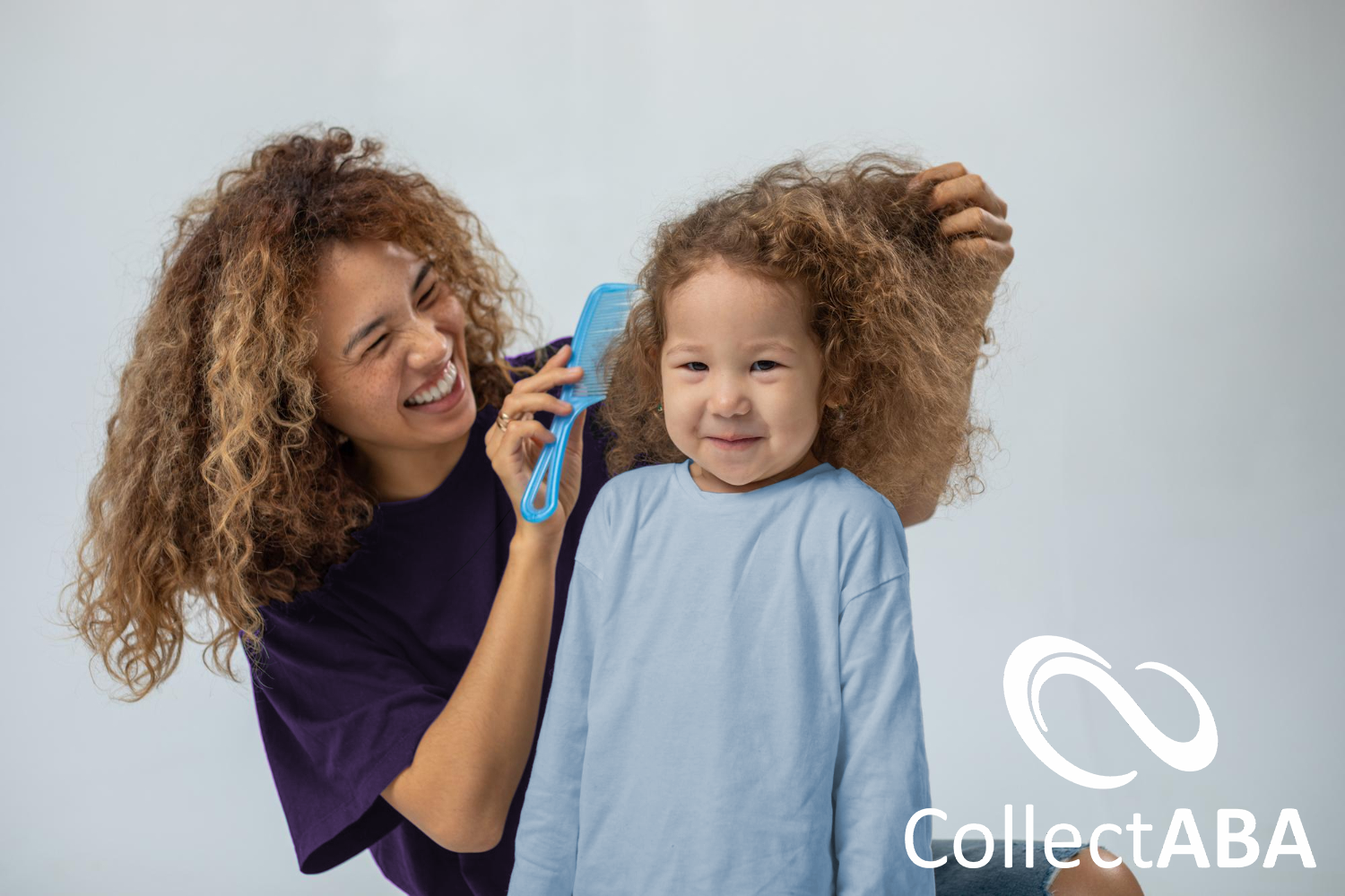 Ensino naturalístico para crianças com autismo, promovendo aprendizado no cotidiano.