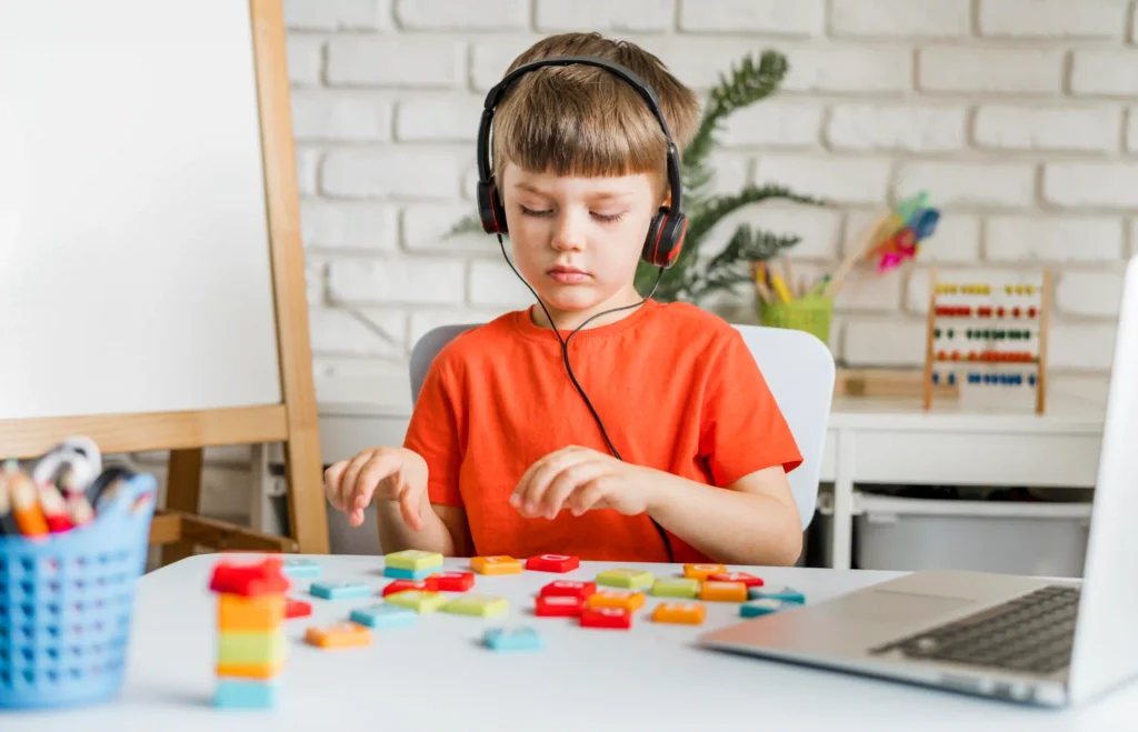 Como acompanhar o progresso de crianças com autismo com dados e análises em tempo real